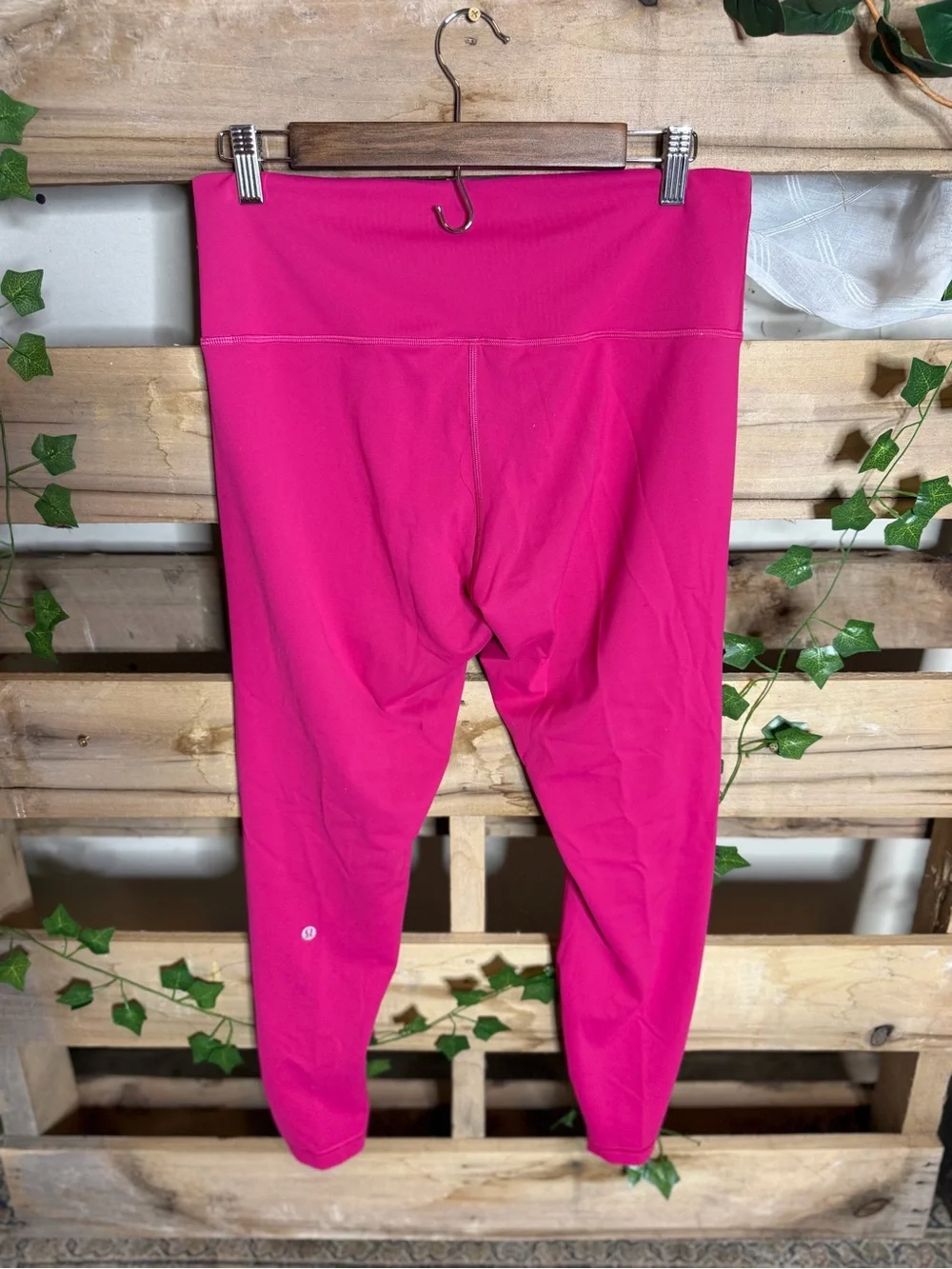 lululemon athletica' Bright Fuchsia Performance Leggings